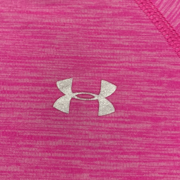 EUC Under Armour Long Sleeve Finger Hole Active Pink Workout Pullover Top - Sz L - Picture 3 of 3